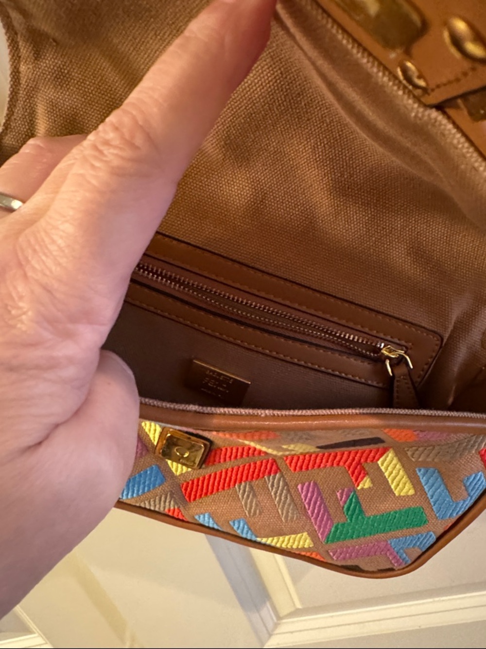 Hand & Shoulder Bag - Picture 3 of 4